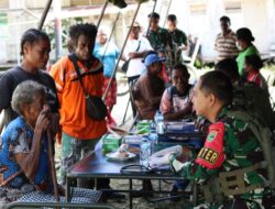 Dansatgas Yonif 762/VYS Hadiri Giat Pengobatan Massal Gratis Satgas Pos Kokas